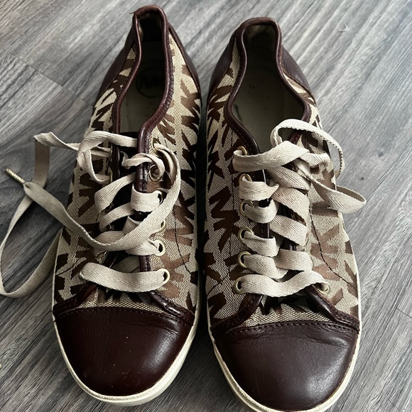Michael Kors Shoes - Picture 2 of 3